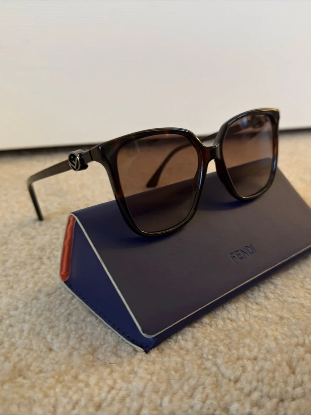 Fendi FF 0318/S Women’s Tortoise Sunglasses Brown Gradient UV400